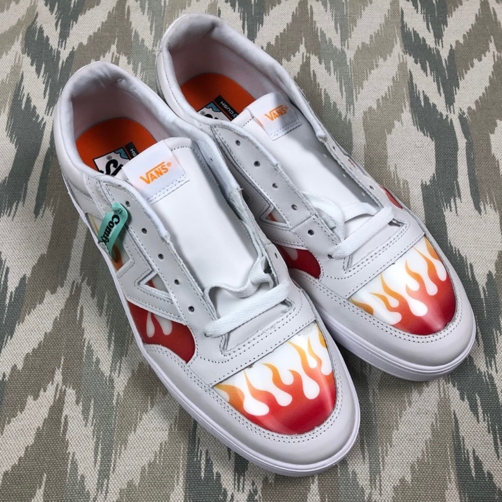 VANS Lowland White Flame Sneakers Skate Shoes VN0A4TZY4H4 Mens size 10.5